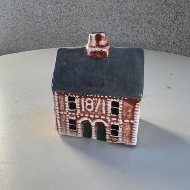 Vintage Miniature  1871 House Mulden End Studio Pottery #29 Victorian style ceramic. 