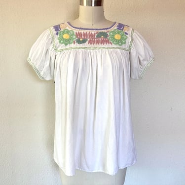 1960s Embroidered white cotton Mexican blouse 