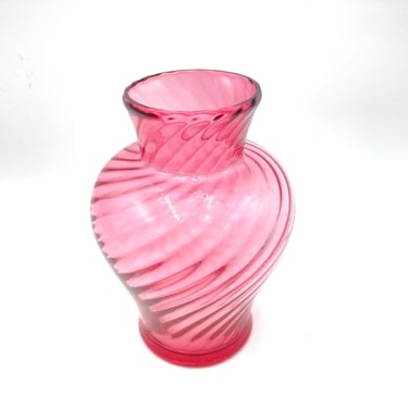 Vintage Pilgrim Cranberry Optic Glass Swirl Vase, Purple Pink Ribbed Glass Mid Century Home Decor 