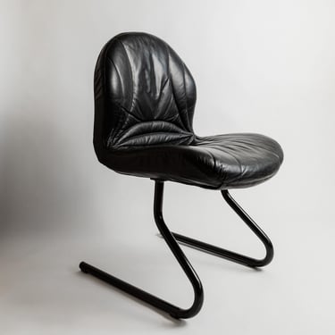 Vintage leather cantilever chair - black metal and leather design Italy 80s - classic armchair, comfortable desk chair, gift 