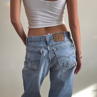 32 Levis 550 vintage faded jeans / vintage frayed boyfriend zipper fly high waisted light soft wash baggy relaxed Levis 550 jeans USA | 32 
