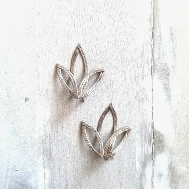 Ella 80s sterling silver leaf earrings, vintage fan earrings, minimalist jewelry 