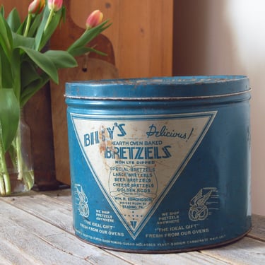 Vintage Billy's Bretzels tin / 1930s vintage metal pretzel tin / vintage food advertising tin / rustic farm decor / Reading PA pretzel tin 