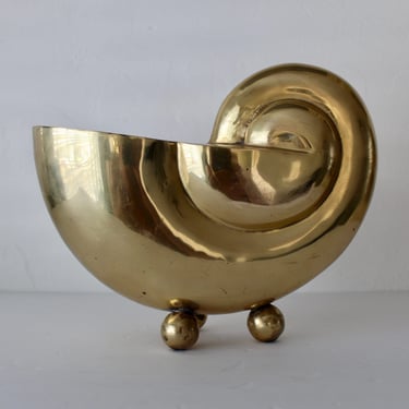 Modernest Mid Century Vintage Brass Nautilus Shell Planter Ball Feet in the Style of Arthur Court 