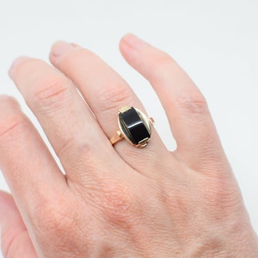 Vintage Art Deco Onyx and 10kt Gold Ring | US 6.5 