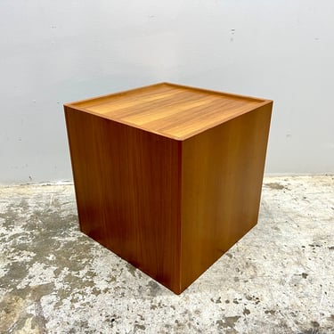 Vintage 60s Danish Modern Teak Veneer Cube Side End Table or Magazine Container by FBJ Møbler 