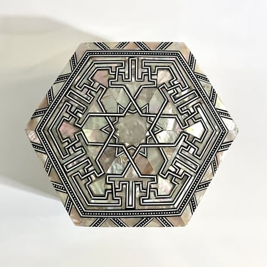 Vintage Mosaic, Mother of Pearl Shell, Inlay, Coffee Table, Trinket, Jewelry Box - Black n White, Geometric, Islamic, Handmade, Hinged 