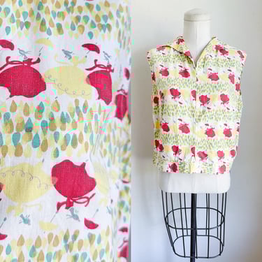 Vintage 1960s Lady with Umbrella Novelty Print Blouse / S 