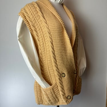 80’s-90’s 100% wool cable knit sweater vest~ Double breasted nipped waist Rolled shawl collar yellow oversized / Medium 