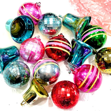 VINTAGE: 15pcs - 1950s Metallic Plastic Indent Ornaments - Colorful Ornaments - Christmas Decor - Holiday Decor - SKU 00034992 