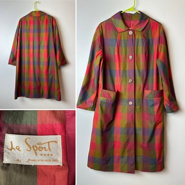 60’s Cutest plaid trench coat ever! Block plaid lightweight Mod overcoat Spring showers long A-line boxy cut 1960’s fashion size Medium 