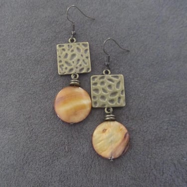 Brown mother of pearl and bronze animal print earrings 