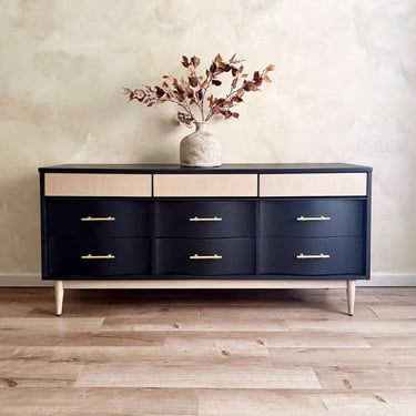 Mid Century Modern Dresser/Sideboard Buffet/Credenza 