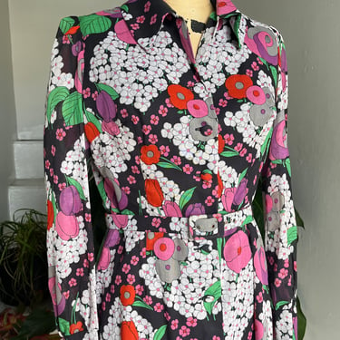 1960s Vibrant Floral Print Belted Shirt Dress Vintage 36 Bust 