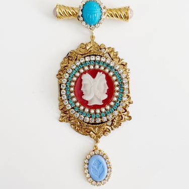 Living painting cameo brooch 
