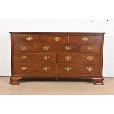 Baker Furniture Georgian Carved Mahogany Ten-Drawer Dresser or Chest of Drawers, Newly Refinished