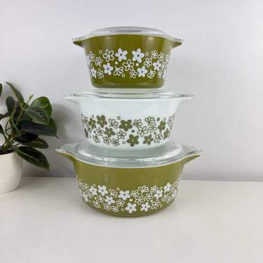 Vintage Pyrex Spring Blossom 3-Piece Nesting Casserole Set w/Lids, #473,474,475, Pyrex Vintage Crazy Daisy Green/White Round Casserole Set 