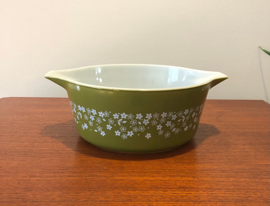 Pyrex Spring Blossom 475B on sale with Lid