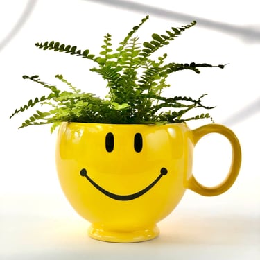 Smiley Face Mug, Retro 90’s Y2K Decor Gift Yellow Smile Emoji Ceramic Planter Pot, Oversized Coffee Cup, Trinket Bowl, Fun Birthday Gift 
