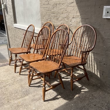 Set of 6 Oak Windsor Chairs