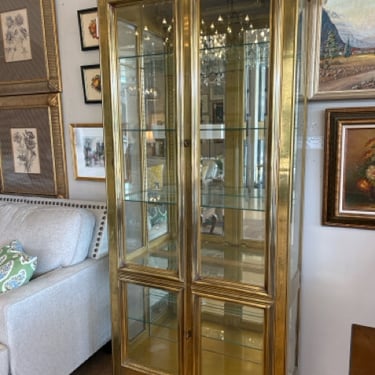 Vintage Brass Vitrine Display Cabinet with Lighting from Mastercraft