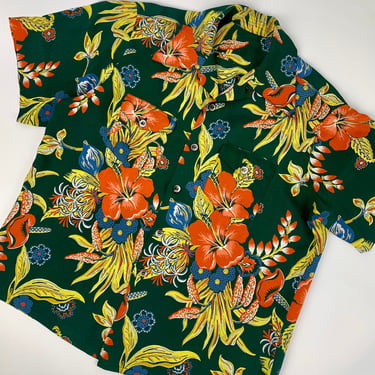 RARE>>> 1940's Hawaiian Shirt - Cold Rayon Fabric - Awesome Colorful Print - Buttondown Flap-Patch Pockets - Men's Size Large 