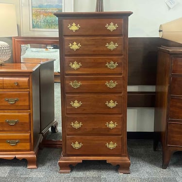 Queen Anne Lingerie Chest