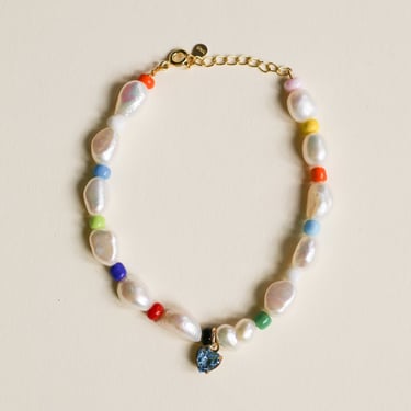 FRESHWATER PEARL BRACELET WITH RAINBOW DETAILS