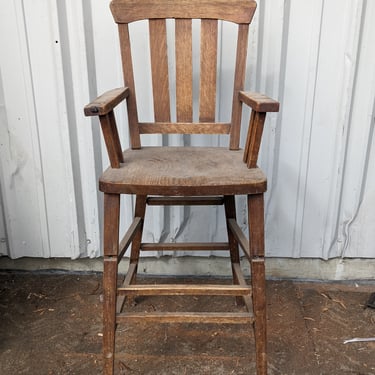 Cute Oak High Chair 17.25 x 39.25 x 13.5