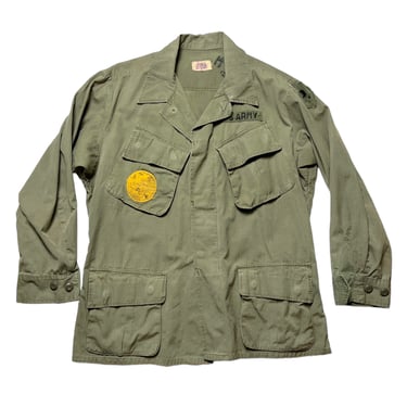 Vintage 1960s Vietnam War US Army Jungle Fatigue Jacket ~ Medium Short ~ Slant Pockets ~ Rip Stop Cotton Poplin ~ Patches 