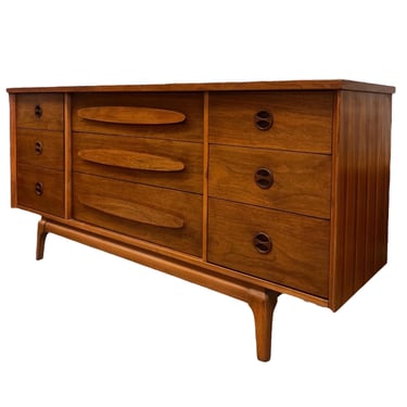 Free Shipping Within Continental US -   Vintage Mid Century Modern Walnut 9 Drawer Dresser Dovetailed Drawers with Solid Wood Drawer Pulls 