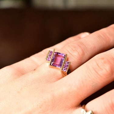 Modernist 10K Yellow Gold Amethyst Cocktail Ring, Emerald-Cut Amethyst W/ Channel Set Accents, Vintage Gold Ring, Size 7 1/4 US 