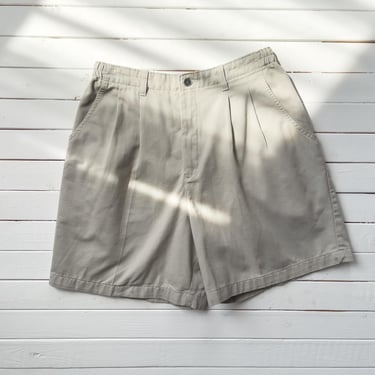 high waisted shorts 90s vintage Lee beige greige khaki shorts 