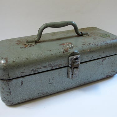 Vintage Green 50s Fishing Metal Tackle Box Union Steel Chest