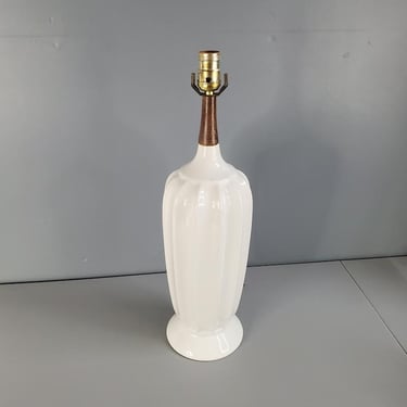 Retro White Ceramic Table Lamp 