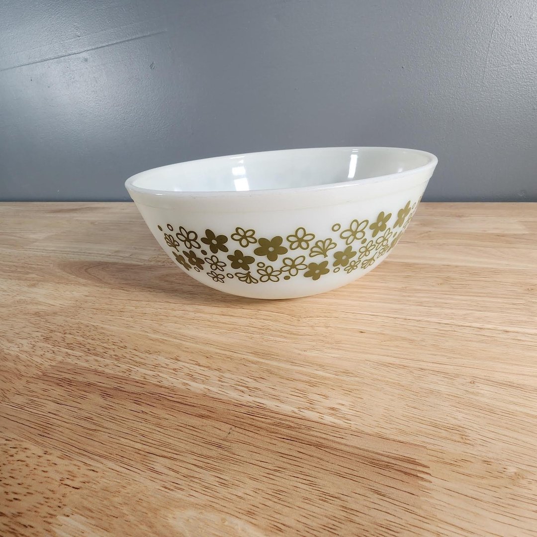 Pyrex Crazy Daisy hotsell round nesting bowl set (4)