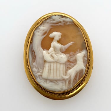 Vintage 18k Yellow Gold Plated Oval Cameo Pin Brooch Pendant Carved Shell Lady with Dog 