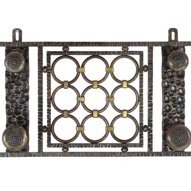 European Wrought Iron Ornate 4 Round Hook Wall Rack Unit