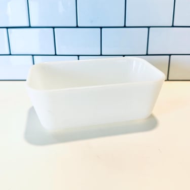 Vintage Pyrex Milk Glass Refrigerator Dish, Small Loaf Pan, Retro Pyrex White Glass Dish 