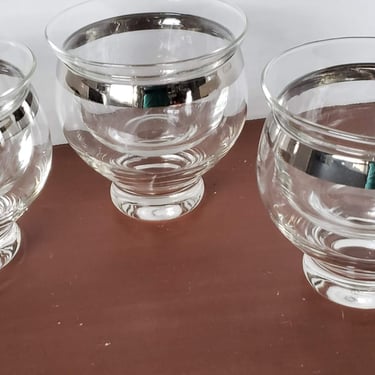 RARE!!! Dorothy Thorpe Shrimp Cocktail Glasses  Set of 3 