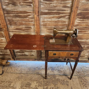 Vintage New Home Sewing Machine Table 22.5" x 31" x 17.25"