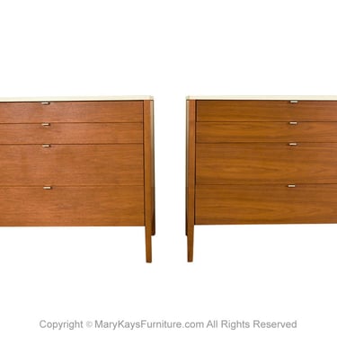 Mid-Century Pair of Florence Knoll Chests of Drawers 