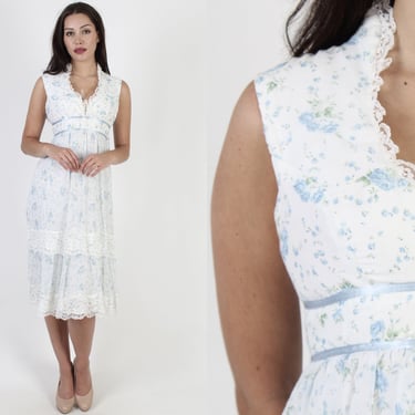 Vintage 70s White Blue Bouquet Dress, Calico Tiny Floral Dress Corset Tie Chest, Sheer Tiered Lace Full Skirt Midi Dress 