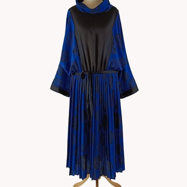 Kaisu Heikkilä 1980s Cobalt Blue & Black Batwing Sleeve Finnish Vintage Dress Size M/L 