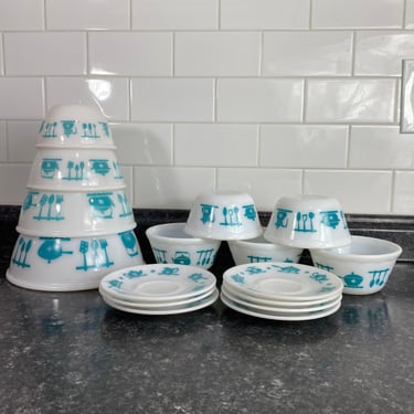 Vintage Hazel Atlas Kitchen Aids Bowls and Plates:  Scalloped 5" Bowls, Mixing Bowl Set and Saucers | Blue Kitchen Aid Dishes by Hazel Atlas 