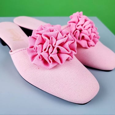 Vintage 60s pink slides. Slip-on slippers/flats/shoes with giant ruffled flowers. Mod loungewear. (Size 7) 