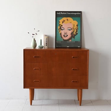 Vintage Scandinavian Teak Chest of Drawers with Lockable Drawer and Tapered Legs 