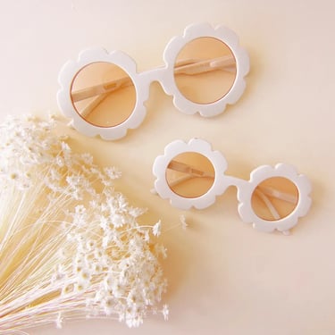 Adult Flower Sunglasses | Ivory