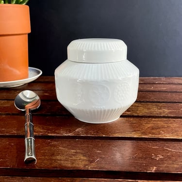 Vintage Arabia Finland Bonbonnier, Jam Pot, Honey Jar, Condiment Jar in White - Ulla Procope design, Mid Century Scandinavian Modern 
