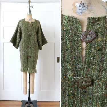 vintage 1980s hand woven chunky wool coat / long sweater • green fringed fiber arts kimono sleeve jacket 